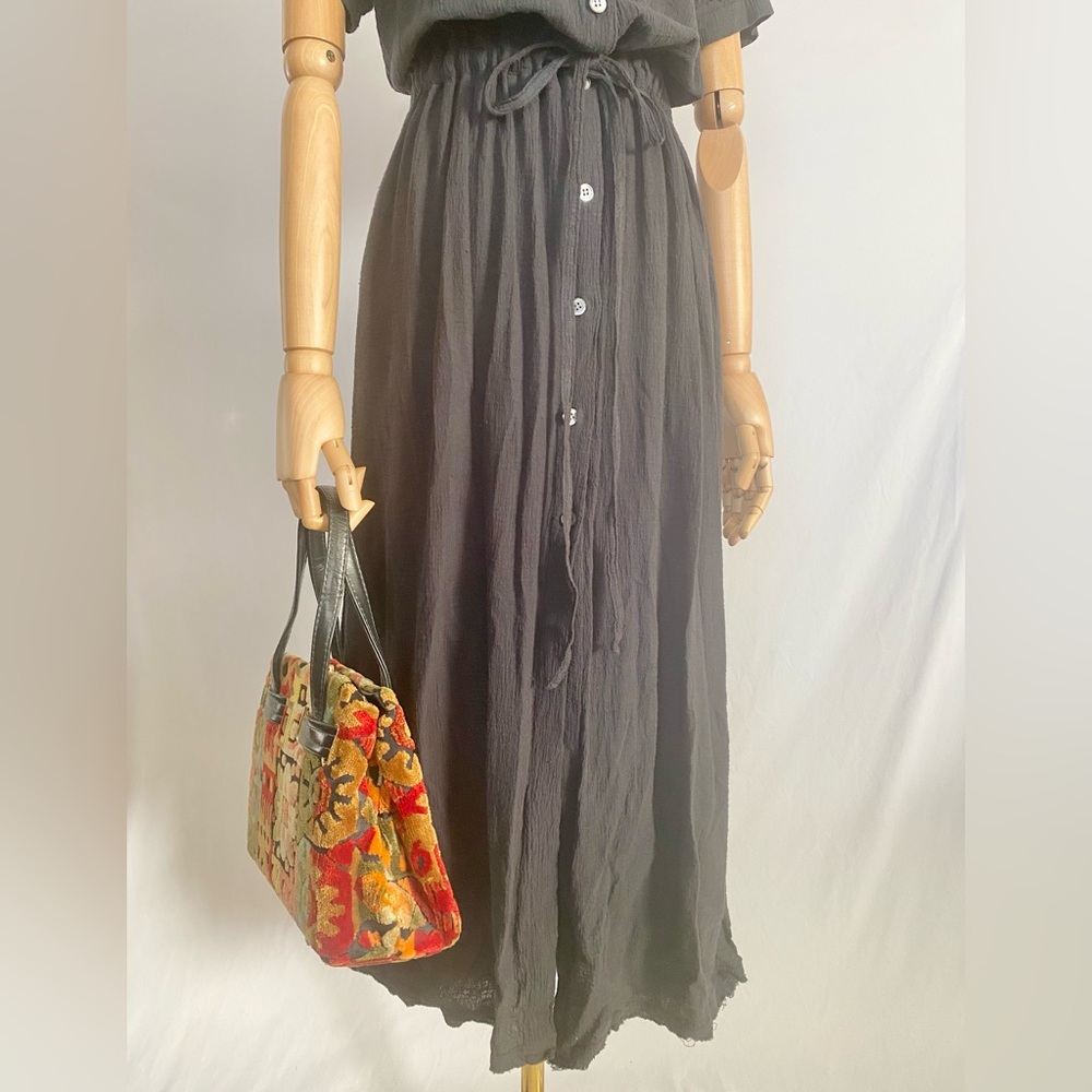 RAQUEL ALLEGRA GAUZE CRINKLE MAXI SHIRTDRESS IN BLACK - Picture 4 of 6